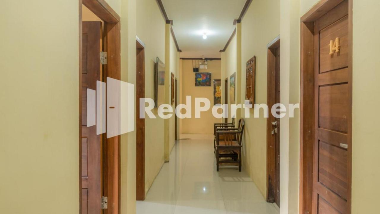 Vandhela Homestay Syariah RedPartner Surabaya Bagian luar foto