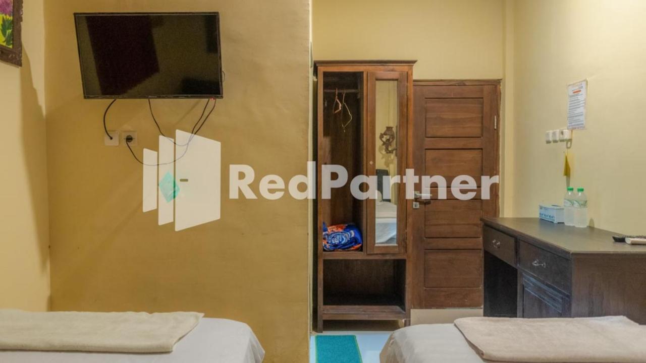 Vandhela Homestay Syariah RedPartner Surabaya Bagian luar foto