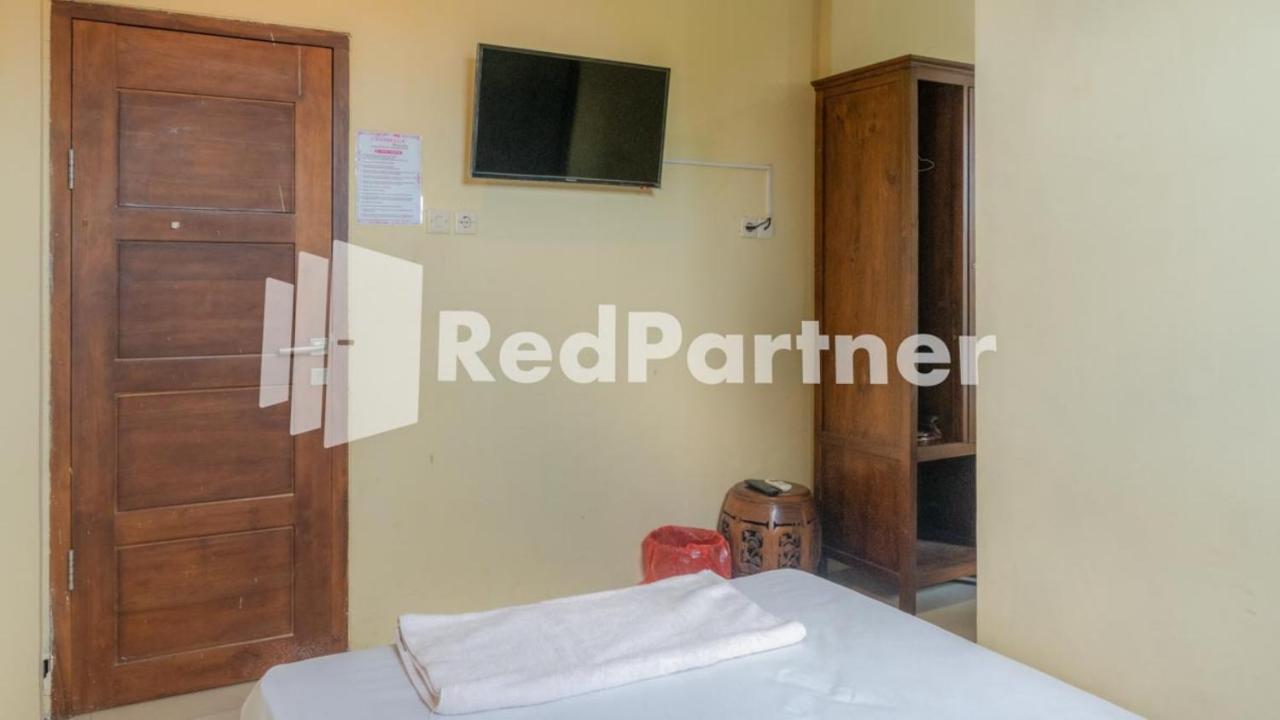 Vandhela Homestay Syariah RedPartner Surabaya Bagian luar foto