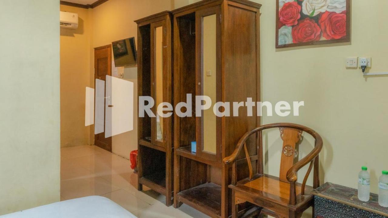 Vandhela Homestay Syariah RedPartner Surabaya Bagian luar foto
