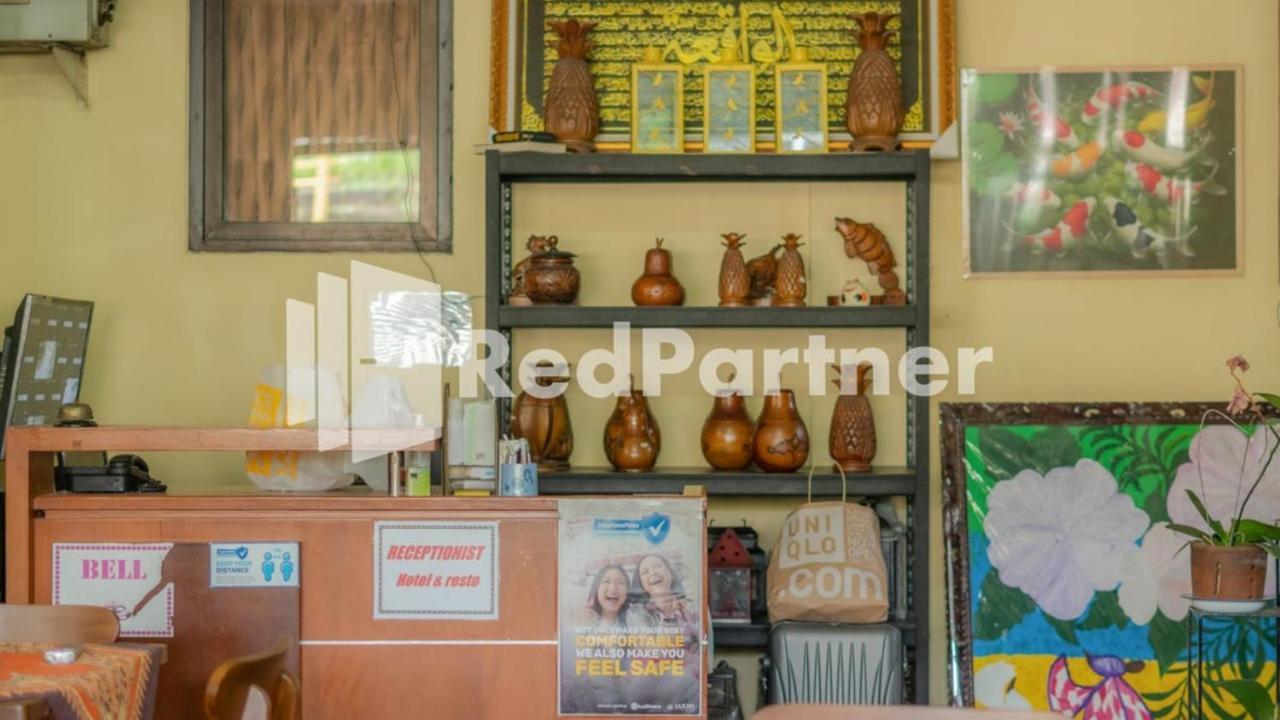 Vandhela Homestay Syariah RedPartner Surabaya Bagian luar foto