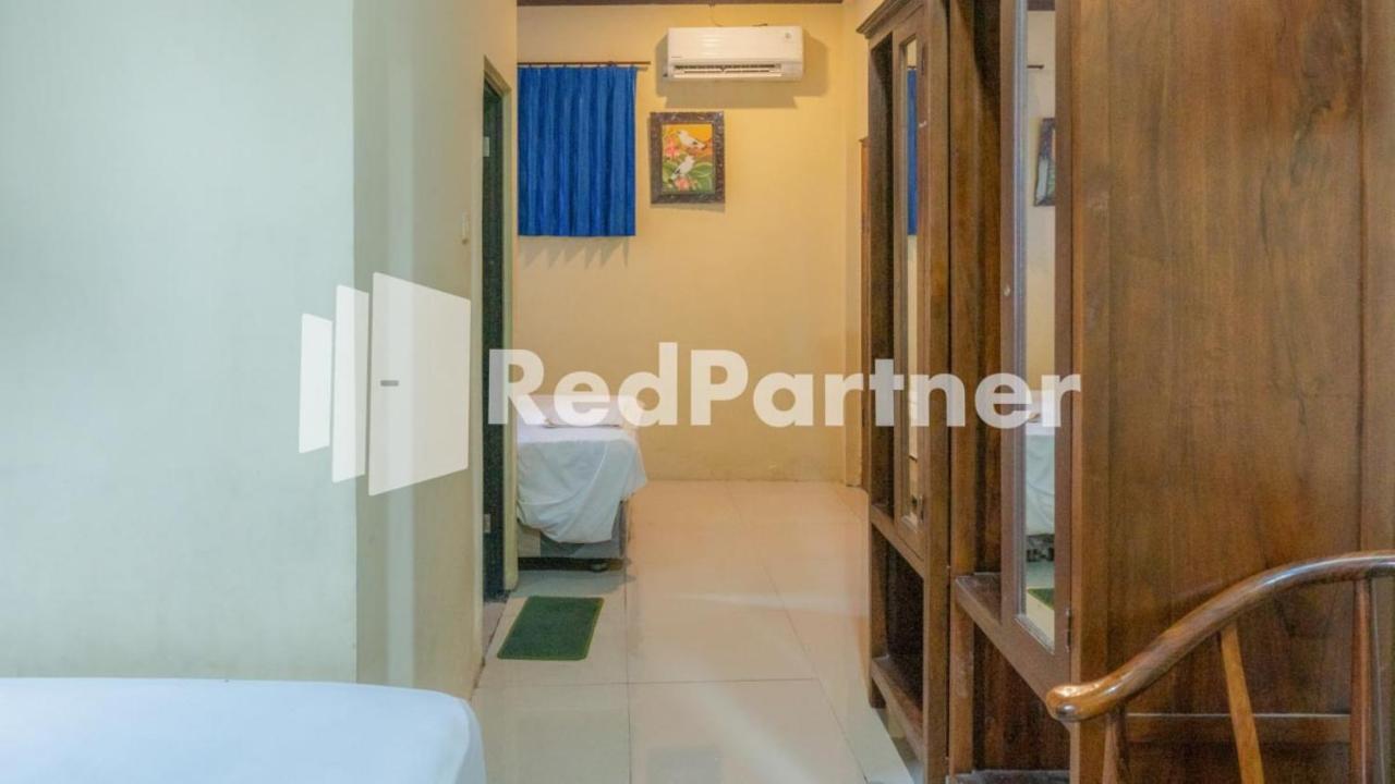 Vandhela Homestay Syariah RedPartner Surabaya Bagian luar foto