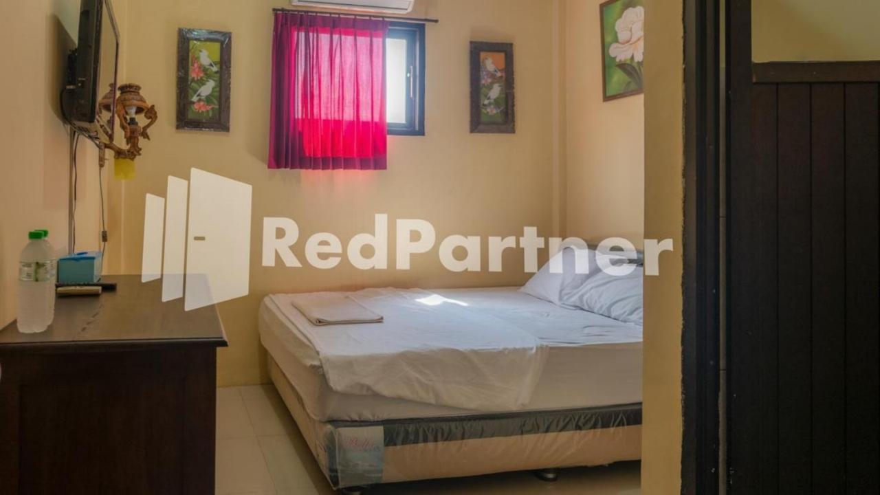 Vandhela Homestay Syariah RedPartner Surabaya Bagian luar foto