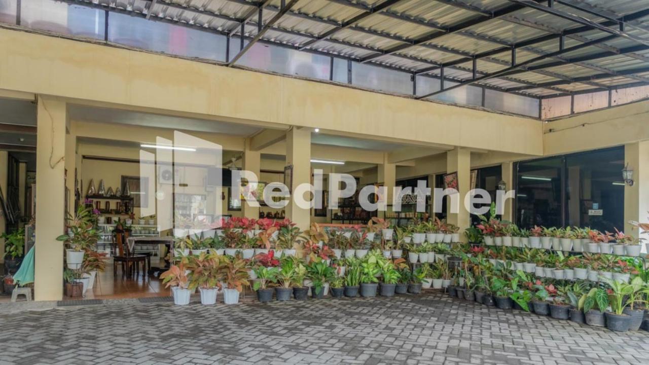 Vandhela Homestay Syariah RedPartner Surabaya Bagian luar foto